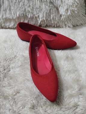 Vivaia Aria 5° Ruby Red Lightweight Pointed Toe Ballet Flats